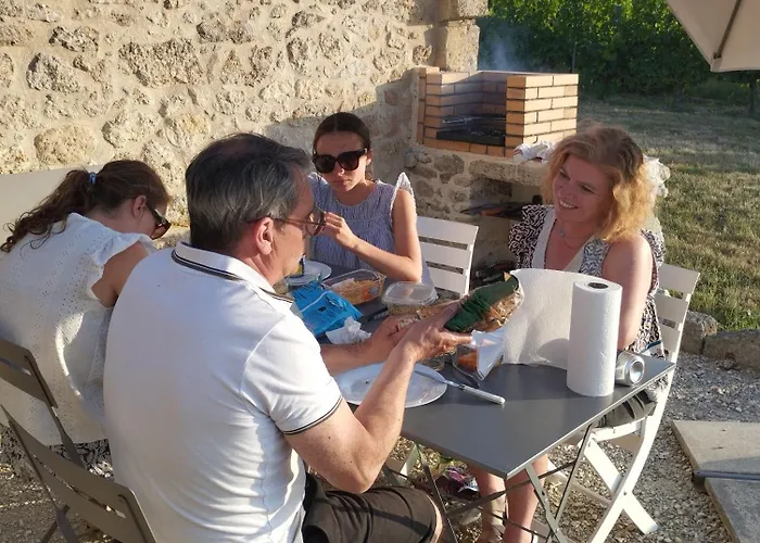 D'hotes Noailles Bed & Breakfast 3*