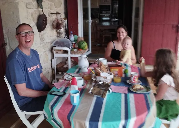 D'hotes Noailles Bed & Breakfast